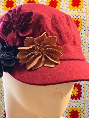 Country Road Burgundy wool blend women’s cap with flower detail